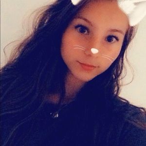 Meet your Posher, Emilia